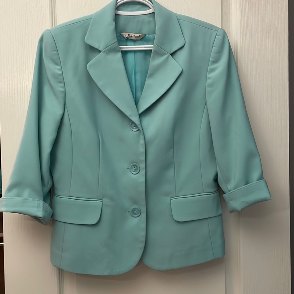 Jessica size 10 skirt suit in teal in great condition